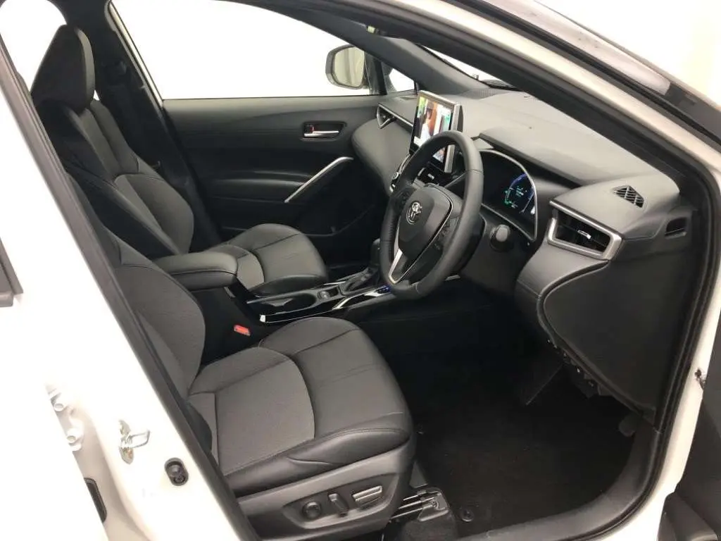Corolla Cross 2023 Z Pearl ZVG13-1002199 (5).webp