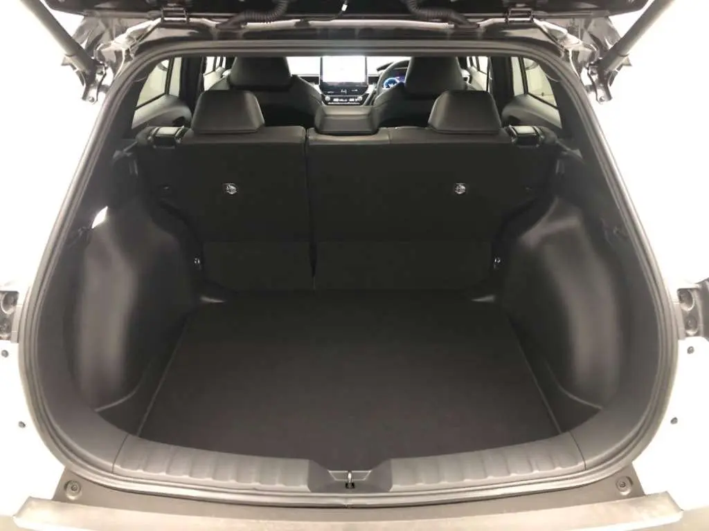 Corolla Cross 2023 Z Pearl ZVG13-1002199 (9).webp