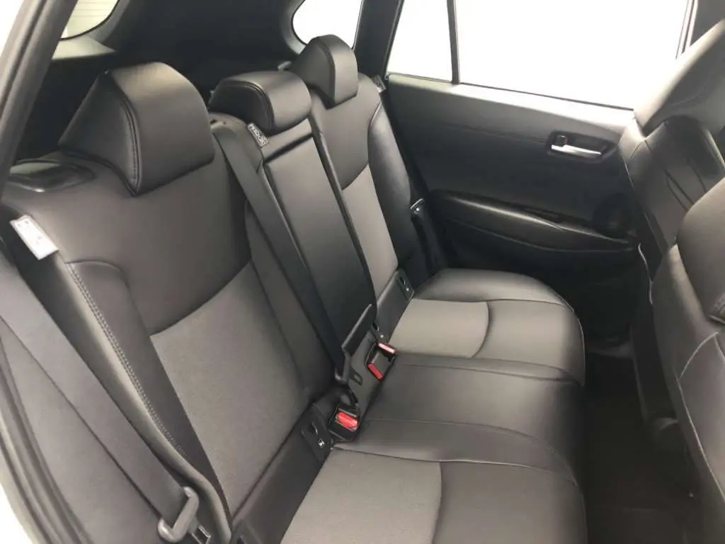 Corolla Cross 2023 Z Pearl ZVG13-1002199 (8).webp