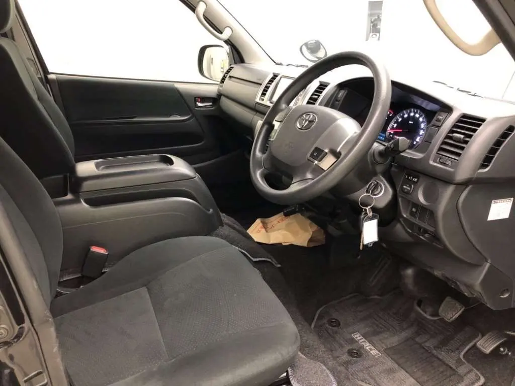 Hiace 2019 Super GL Key Black TRH200-0302267 (5).webp