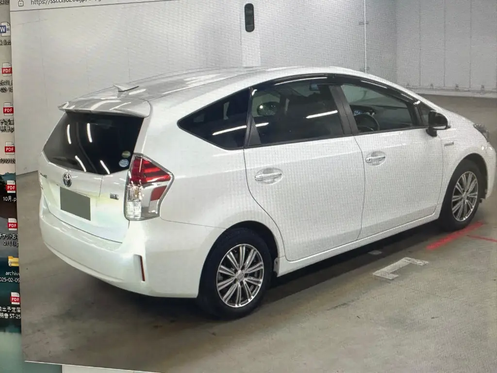 Prius Alpha 2020 S Tune Black Pearl ZVW40-0036897 (3).webp