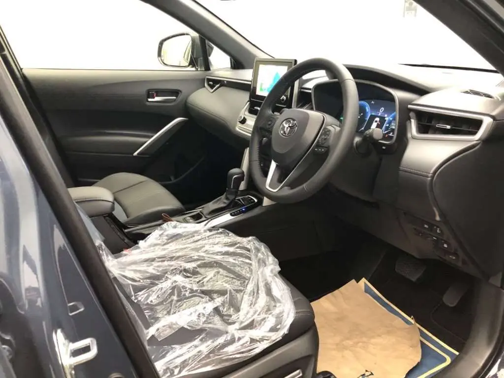 Corolla Cross 2025 Z Massive Grey ZVG13-1071714 (5).webp