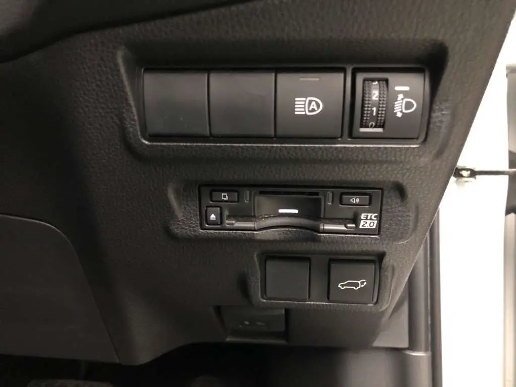 Corolla Cross 2023 Z Pearl NS ZVG13-1002849 (7).webp